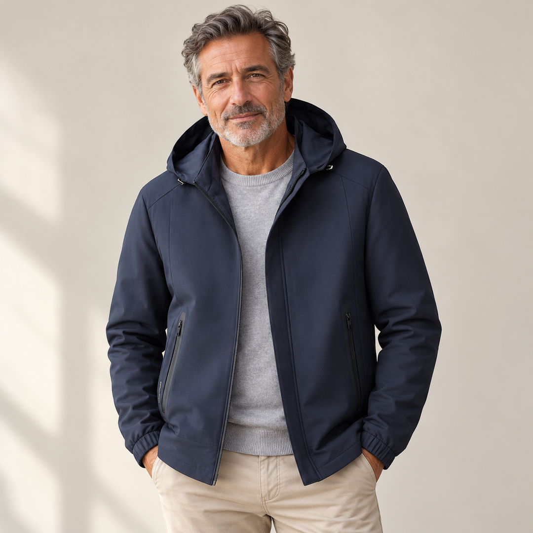 Levanto - Vielseitige Herrenjacke getragen von einem Mann ab 55 Jahren