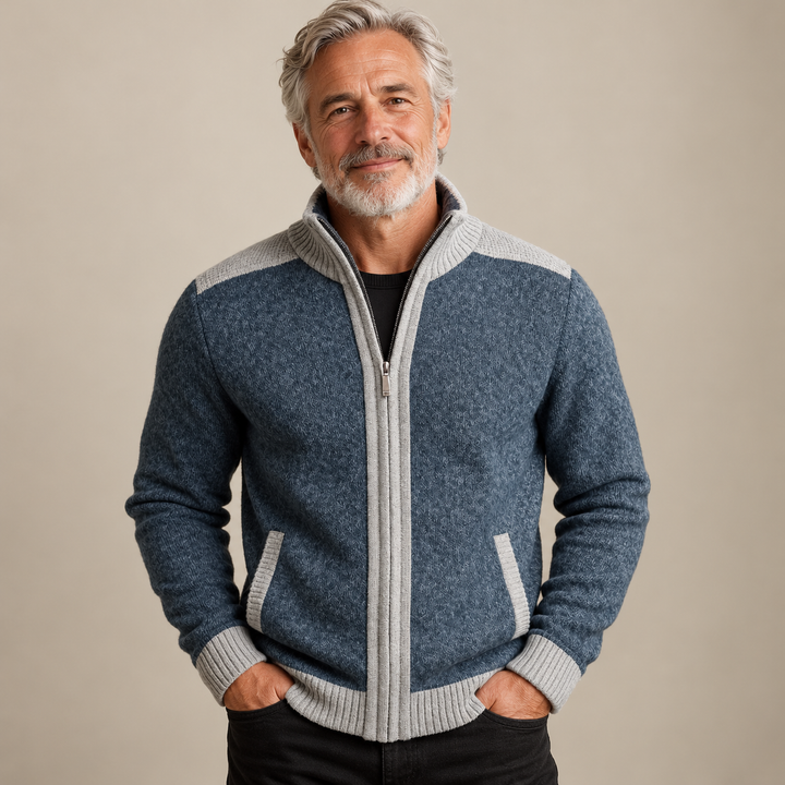 Montaro - Bequeme Strickjacke getragen von einem Mann ab 55 Jahren