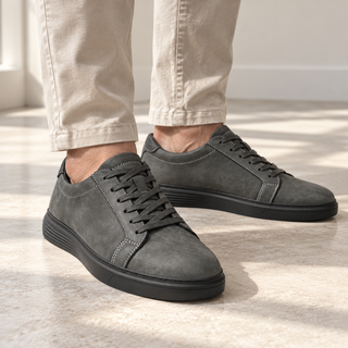 Callide - Ledersneaker für Herren gedragen von einem Mann ab 55 Jahren