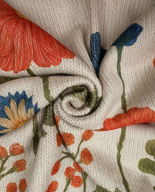 Ariel – Strickjacke mit Wildblumenmuster und Reißverschluss